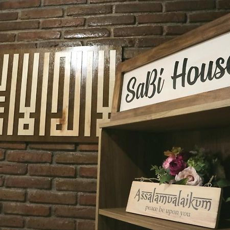 Sabi Guest House - Strategic Family -Married Couples Only- Hostel In Prawirotaman Jogjacarta Exterior foto
