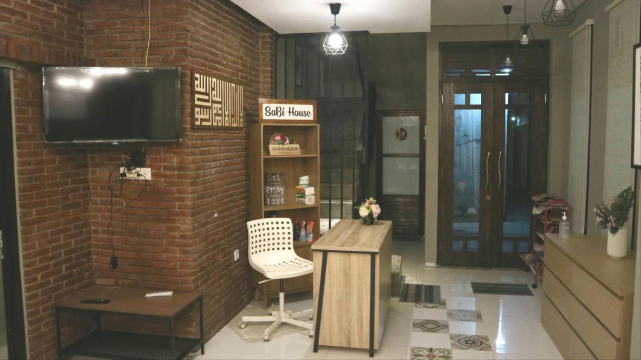 Sabi Guest House - Strategic Family -Married Couples Only- Hostel In Prawirotaman Jogjacarta Exterior foto