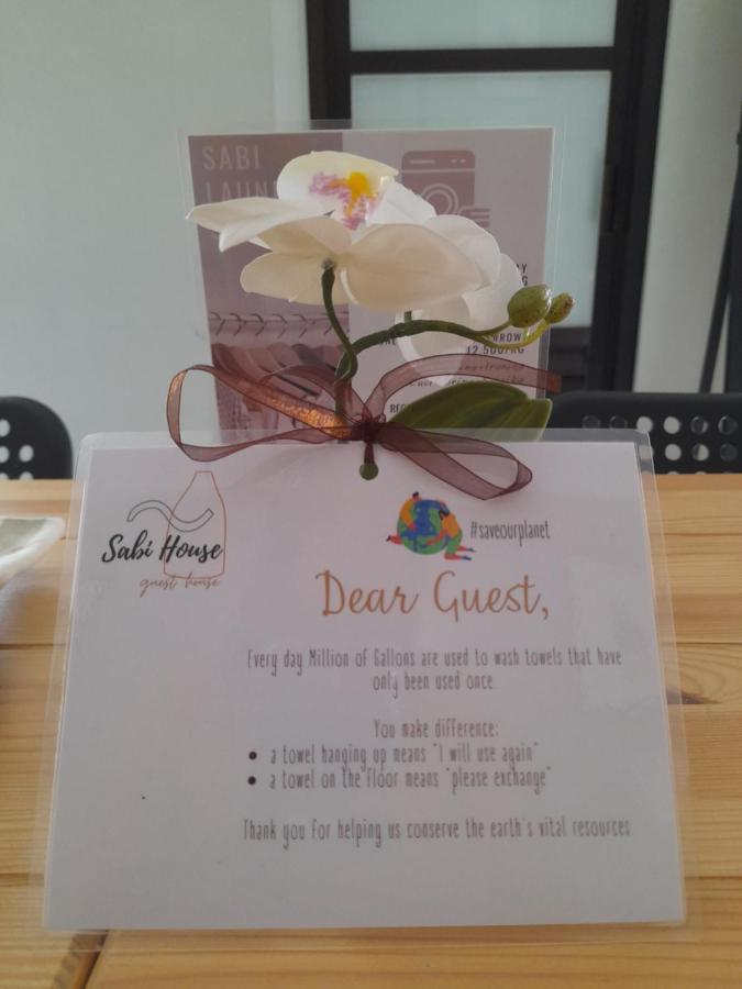 Sabi Guest House - Strategic Family -Married Couples Only- Hostel In Prawirotaman Jogjacarta Exterior foto
