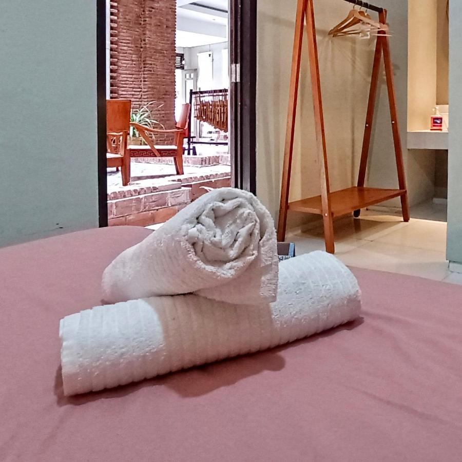 Sabi Guest House - Strategic Family -Married Couples Only- Hostel In Prawirotaman Jogjacarta Exterior foto