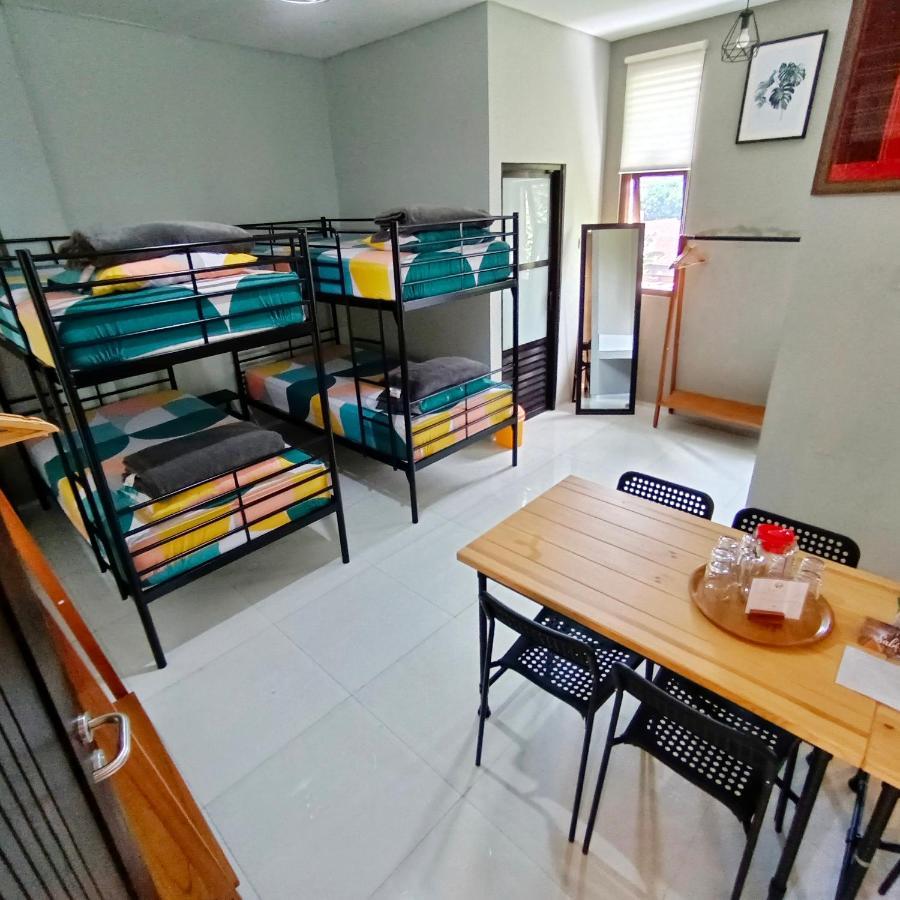 Sabi Guest House - Strategic Family -Married Couples Only- Hostel In Prawirotaman Jogjacarta Exterior foto