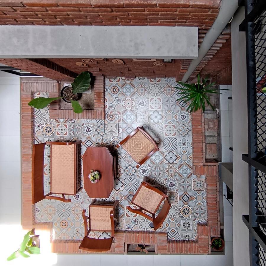 Sabi Guest House - Strategic Family -Married Couples Only- Hostel In Prawirotaman Jogjacarta Exterior foto