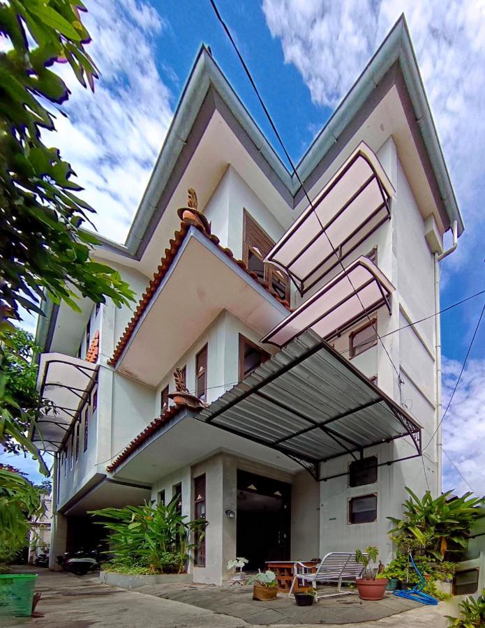 Sabi Guest House - Strategic Family -Married Couples Only- Hostel In Prawirotaman Jogjacarta Exterior foto