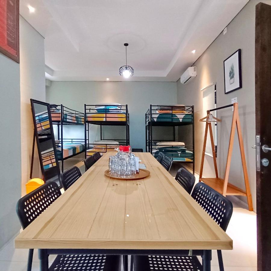 Sabi Guest House - Strategic Family -Married Couples Only- Hostel In Prawirotaman Jogjacarta Exterior foto